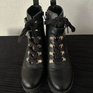 Womens Wild Pair boots
